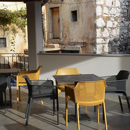 Apartmaji Tanto Malovse Crnice Exterior foto