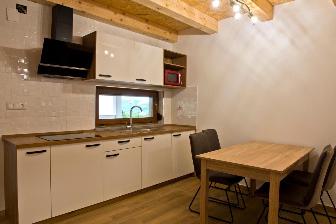 Apartmaji Tanto Malovse Crnice Exterior foto